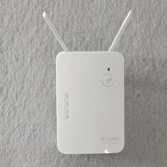 D-Link DAP-1620 AC1200 Dual Band Wi Fi Wireless Range Extender White - Picture 6 of 7